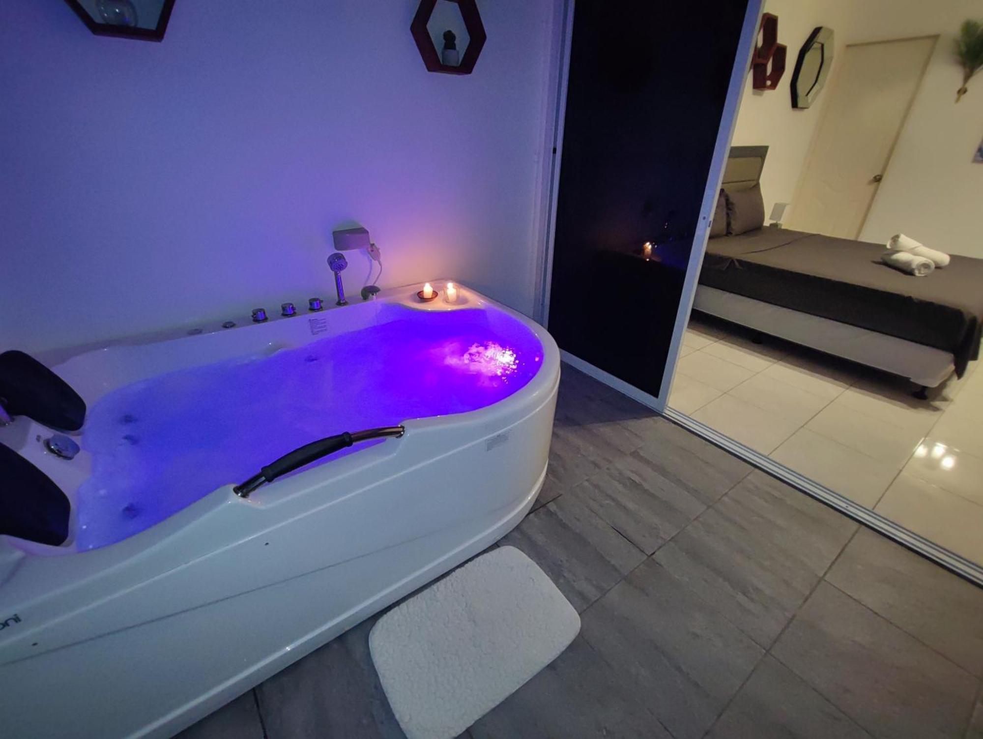 Bonsai Jacuzzi Suites Panglao Exteriér fotografie